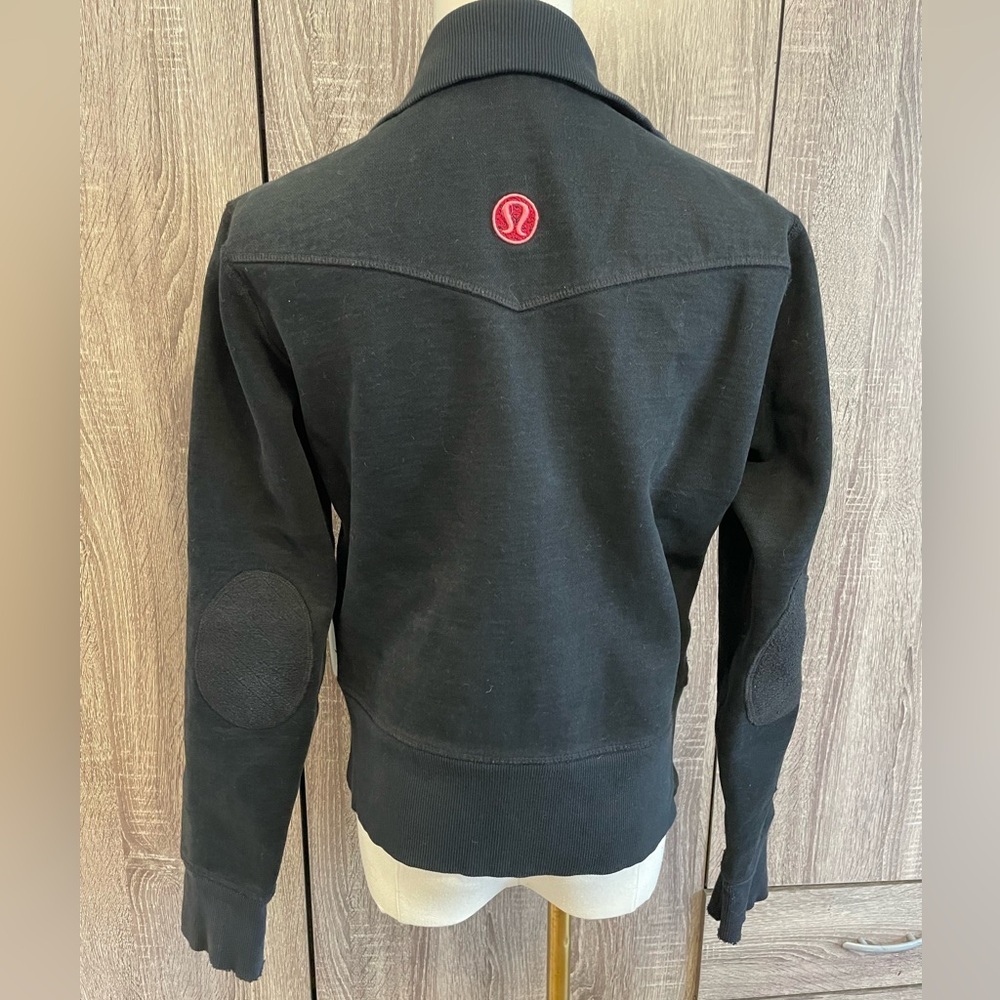 Vintage LULULEMON Black Zip Up Jacket with Pink Embroidered Logo. Size 8